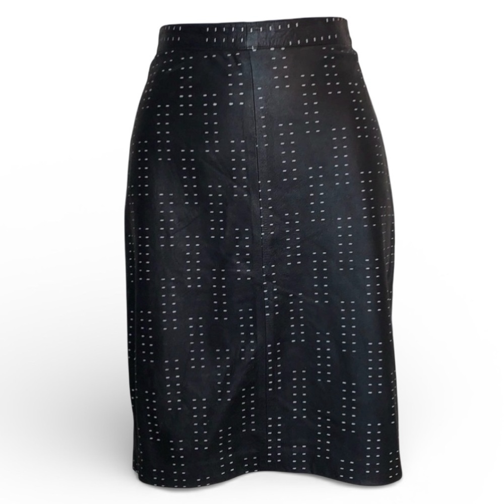 FINCA’S LEATHER skirt, black, white flecks, lined, back slit & zipper. XS